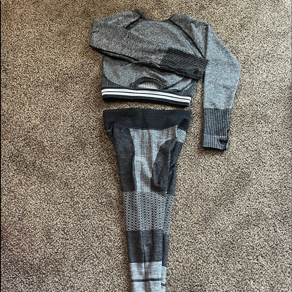 Athletic wear set